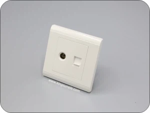 التلفزيون و مقبس الهاتف